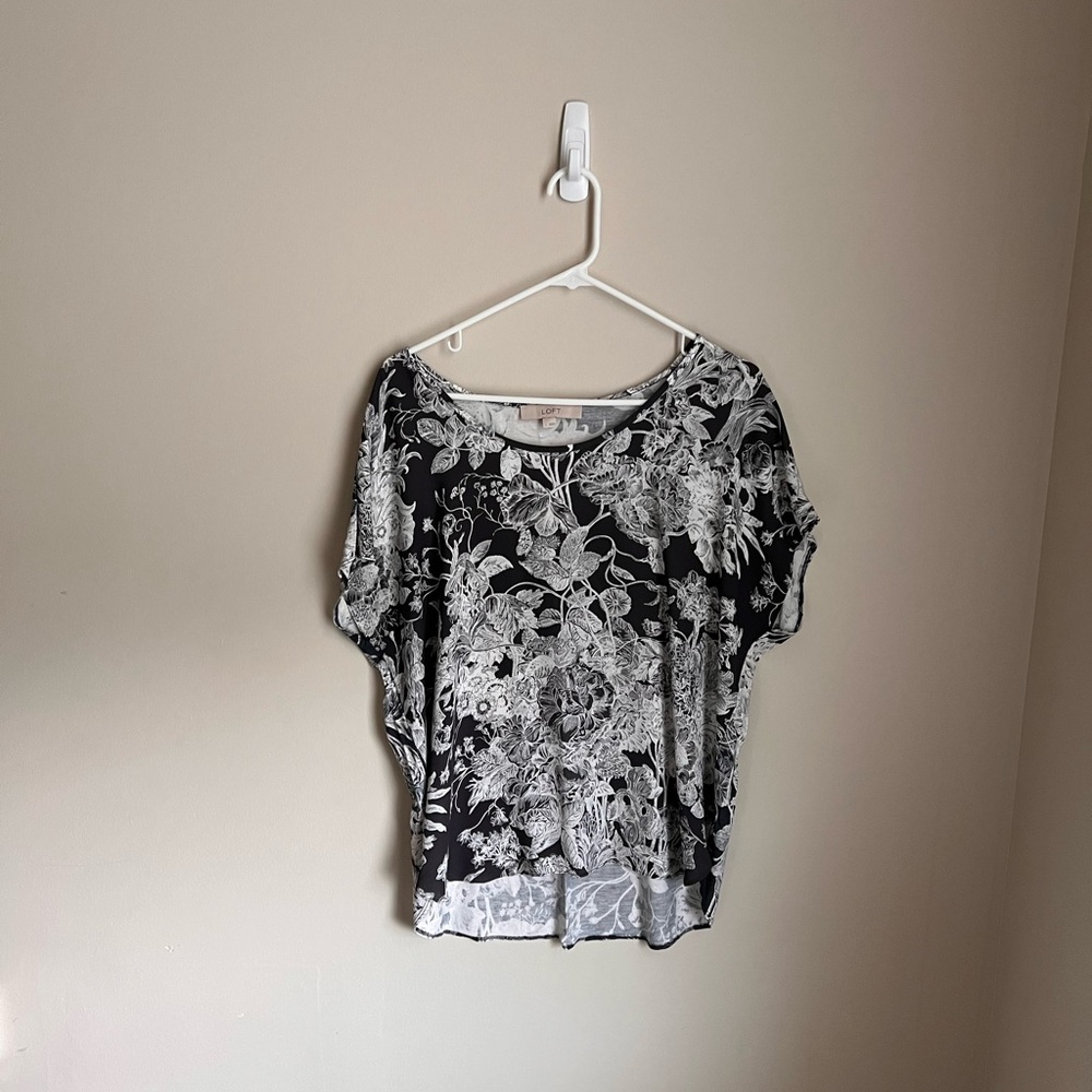 Floral gray and White Women's Top